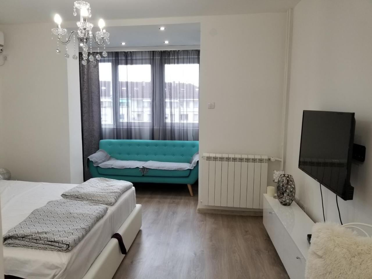Studio Angel Stan Na Dan Novi Sad Exterior photo